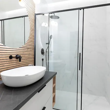 - 50 M2 Luksusu Nad Jeziorem, Parking, Winda, Widok, Netflix Lägenhet *