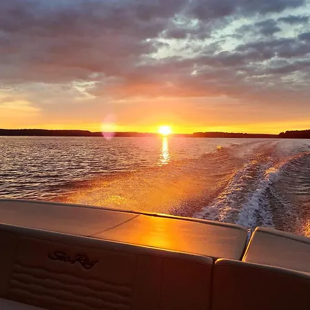 - 50 M2 Luksusu Nad Jeziorem, Parking, Winda, Widok, Netflix Lägenhet Iława