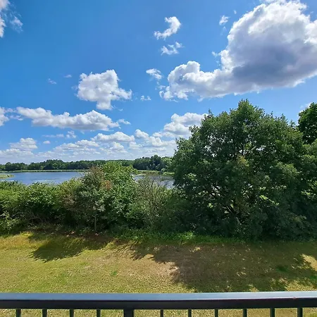 - 50 M2 Luksusu Nad Jeziorem, Parking, Winda, Widok, Netflix Lägenhet Iława